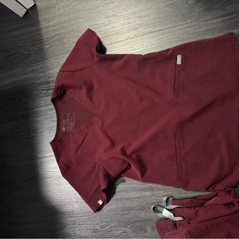 Figs Maroon Scrub set top and bottom